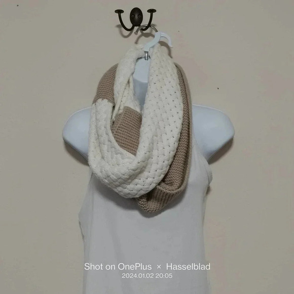 Infinity Scarf Two Tone Knit Cream Taupe - Picture 2 of 8